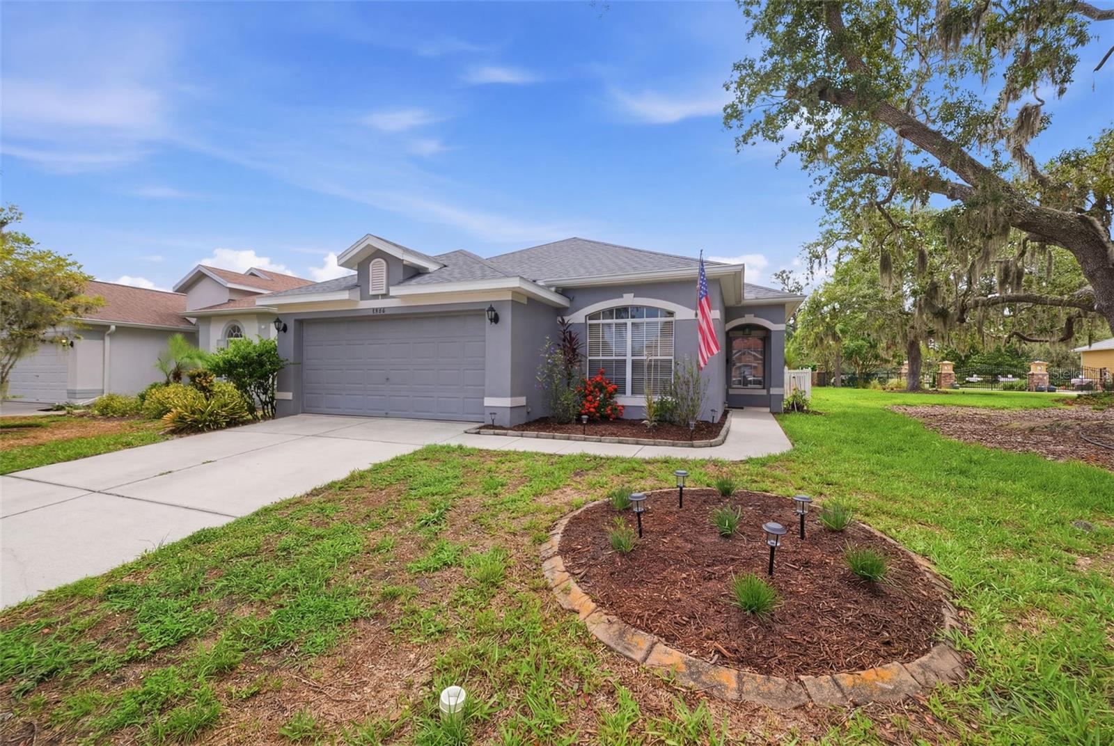 WATERS EDGE 1 - Residential
