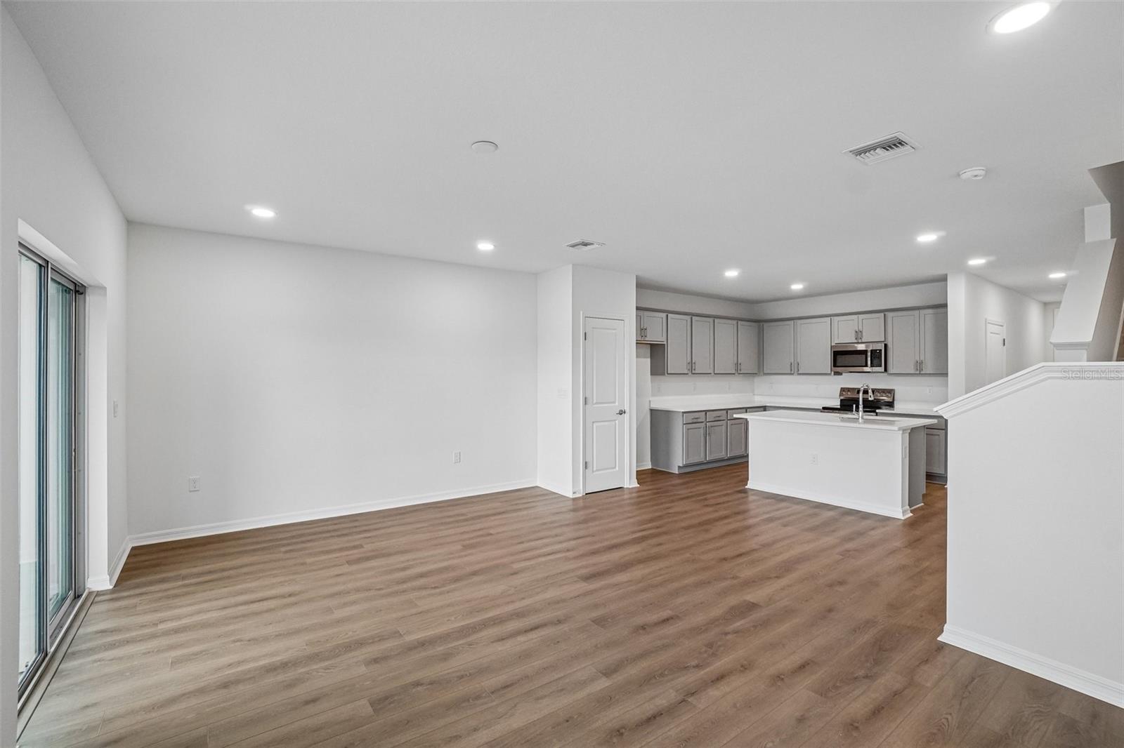 TWIN OAKS - Residential