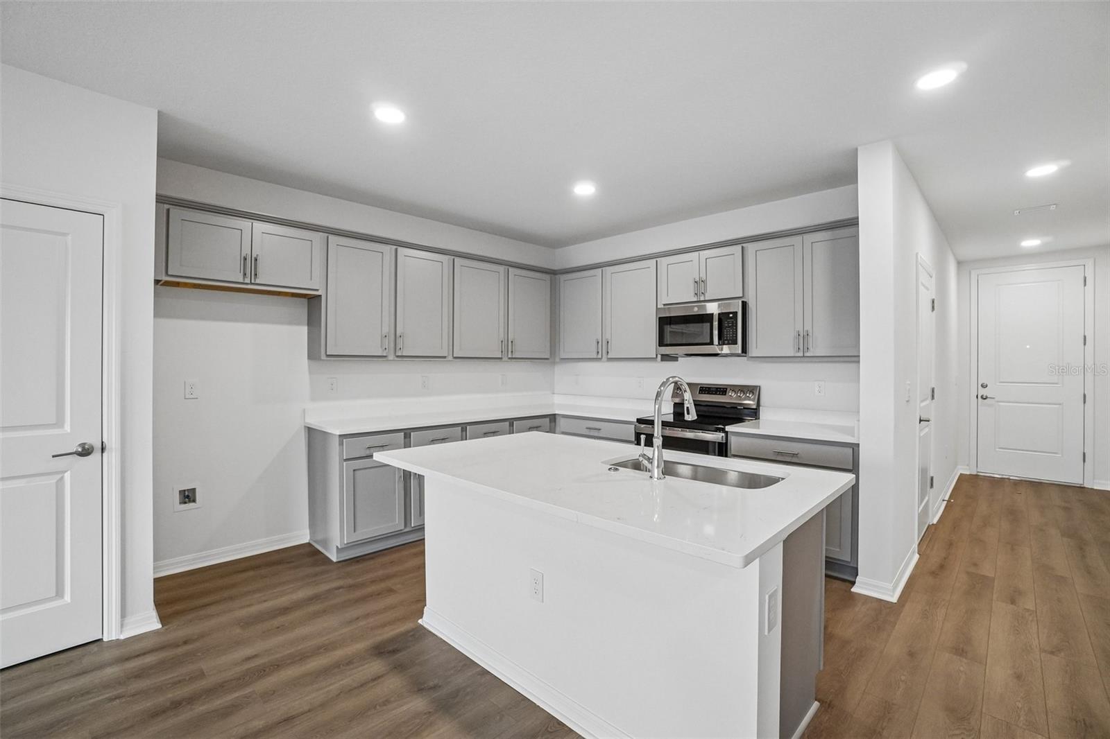 TWIN OAKS - Residential