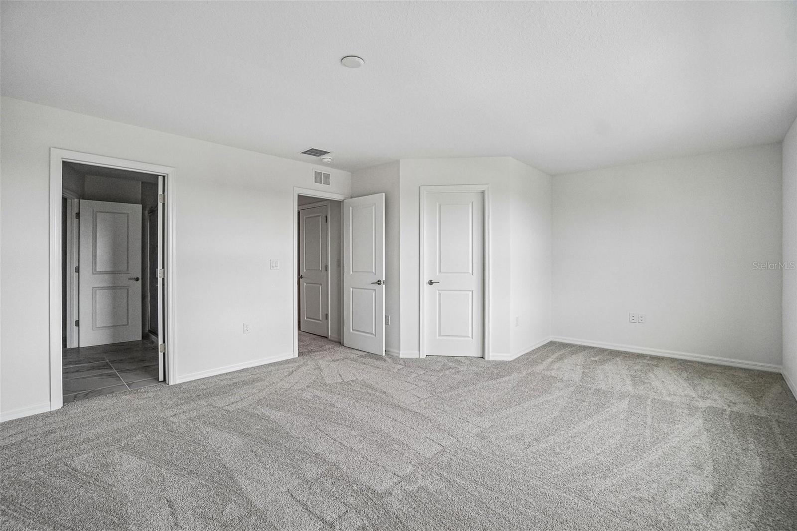 TWIN OAKS - Residential