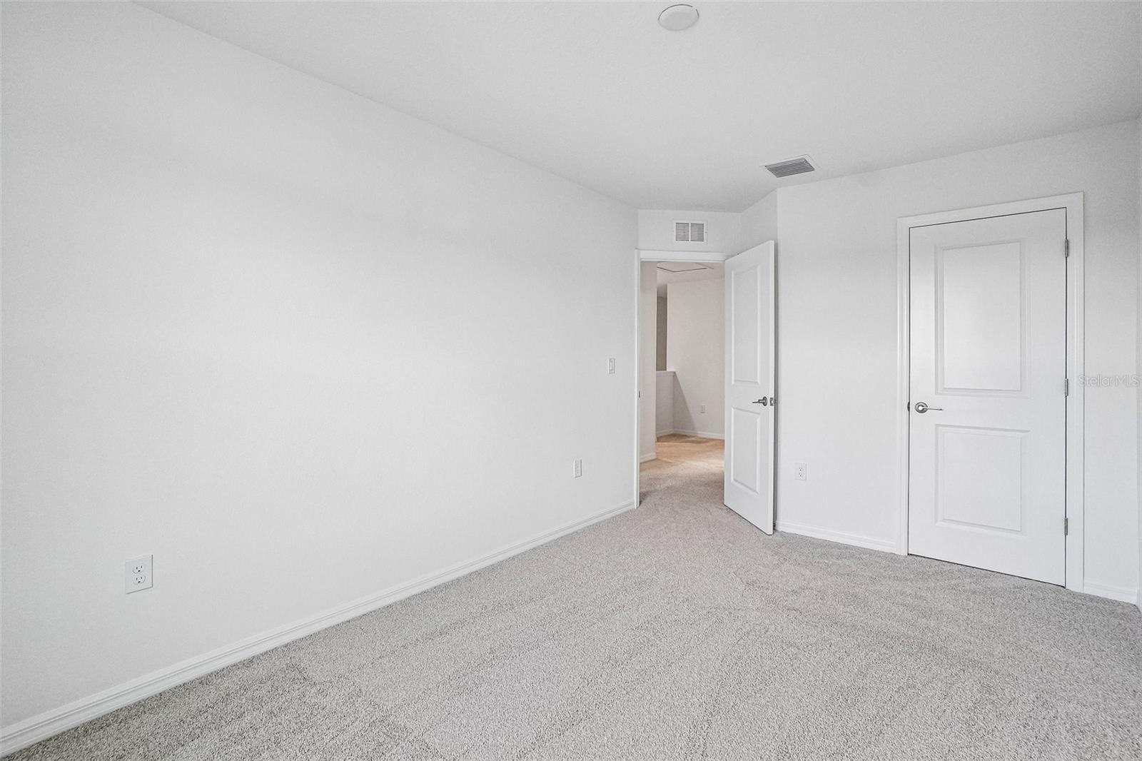 TWIN OAKS - Residential