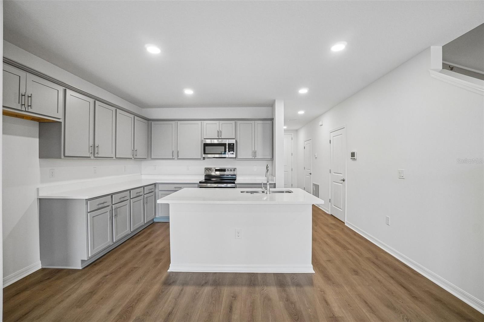 TWIN OAKS - Residential