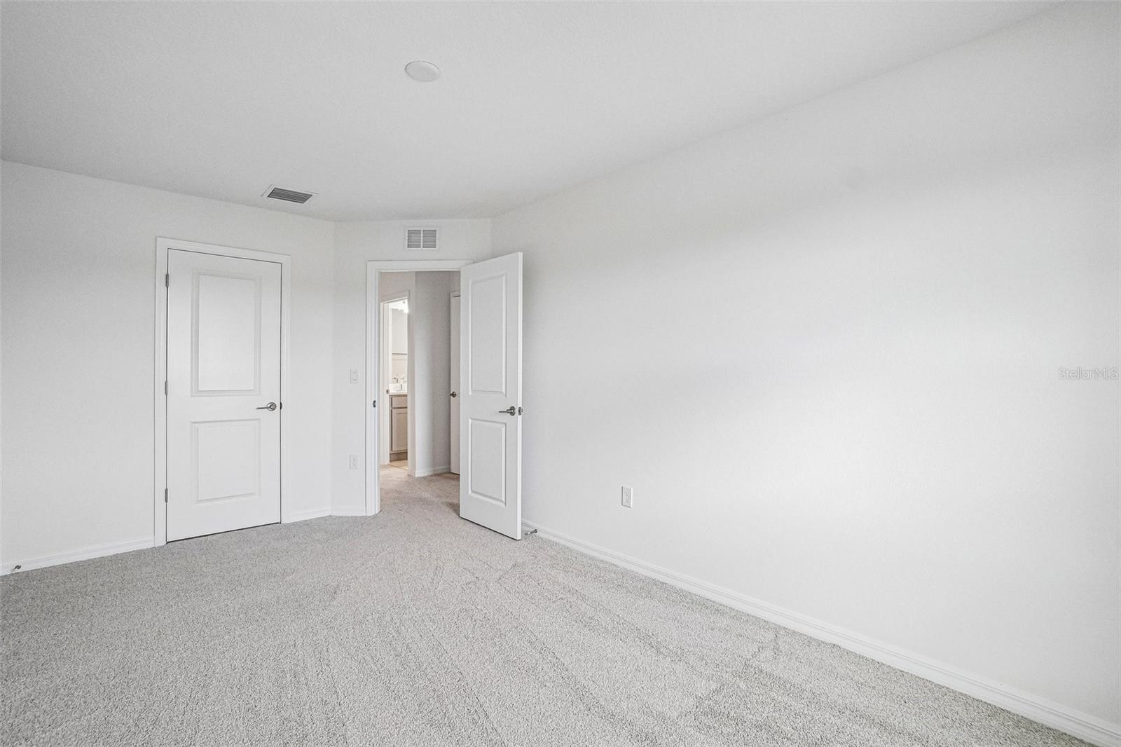 TWIN OAKS - Residential