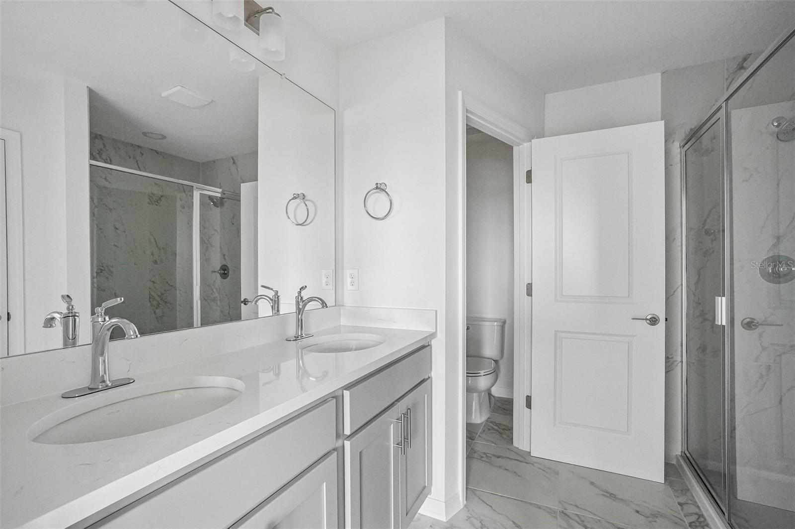 TWIN OAKS - Residential