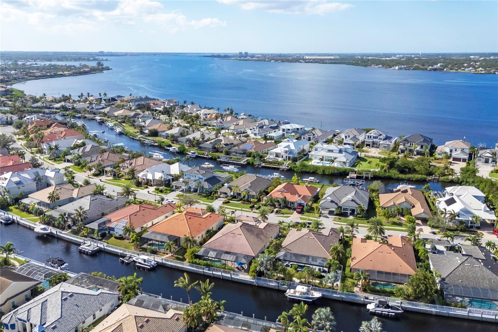 HAROURWALK AT THE INLETS - Residential