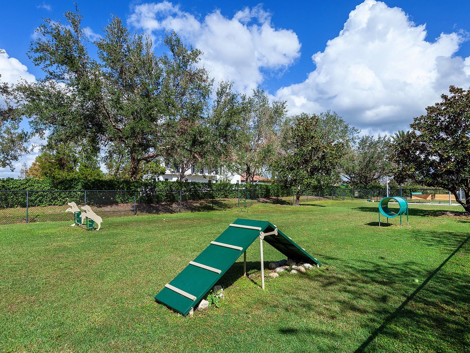 LAKE CLUB PH II - Residential
