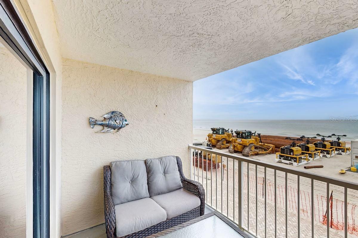 POINTE CONDO THE - Residential