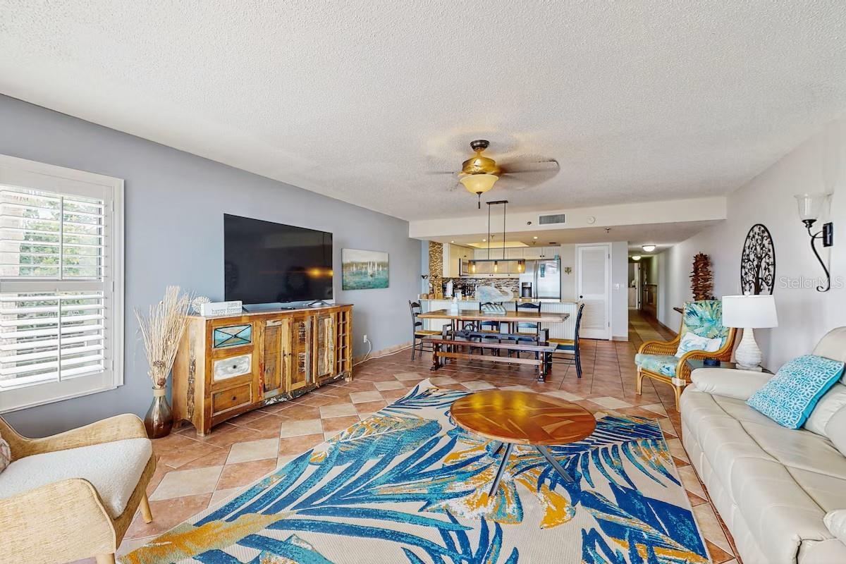 POINTE CONDO THE - Residential
