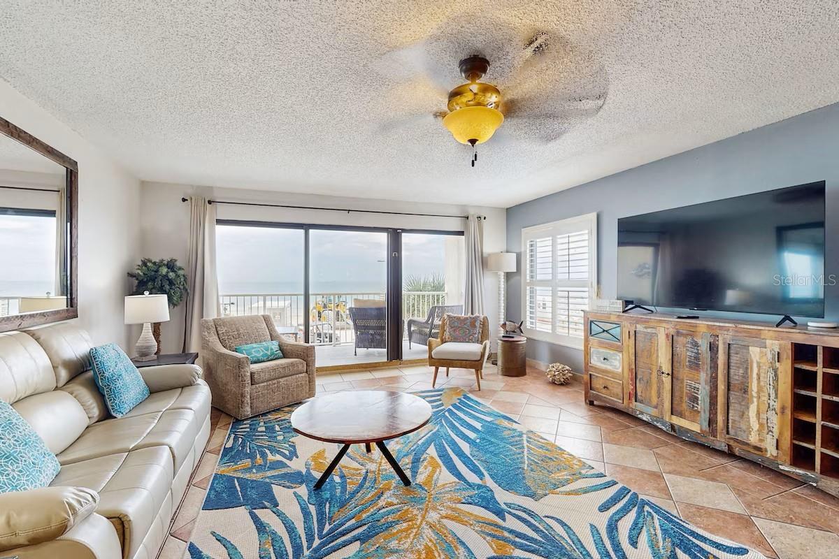 POINTE CONDO THE - Residential