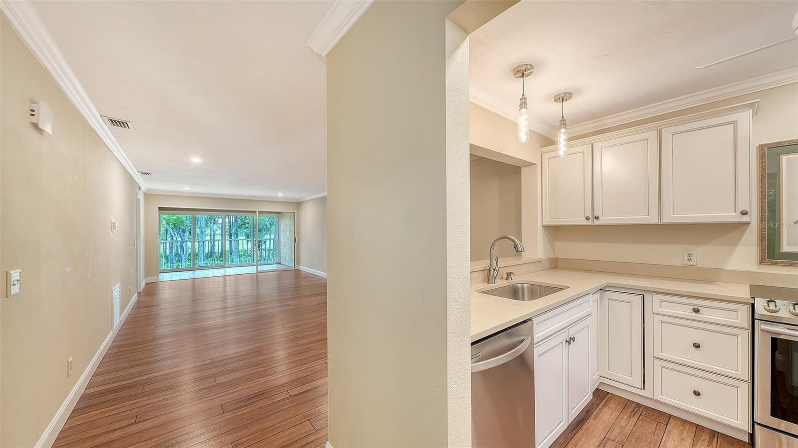 WOODLAND GROVE - THE MEADOWS - Residential