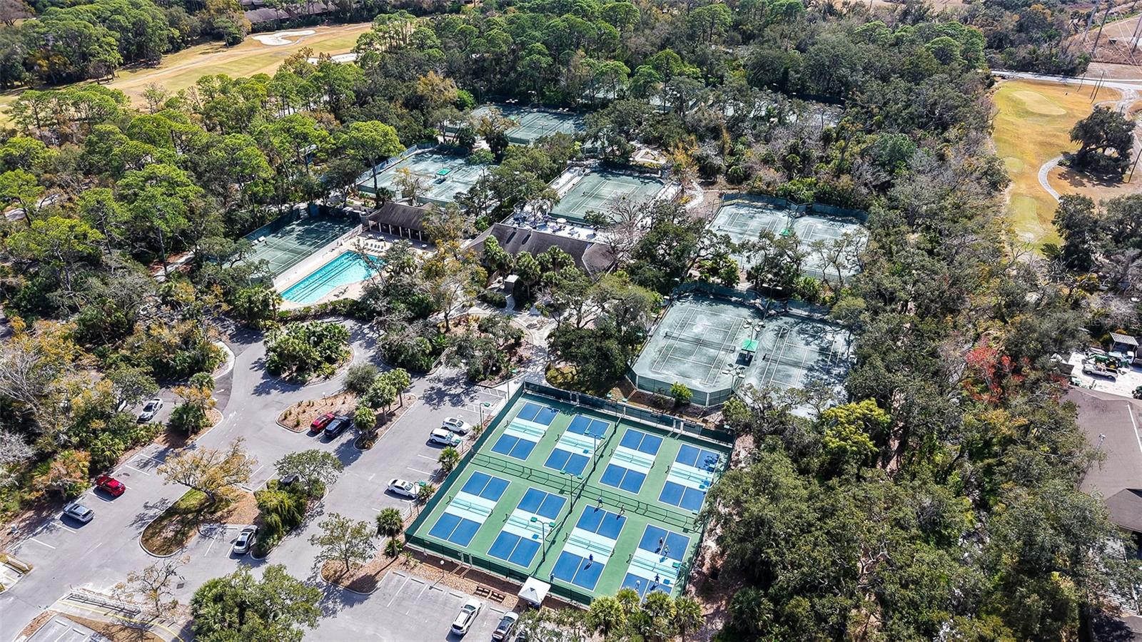 WOODLAND GROVE - THE MEADOWS - Residential
