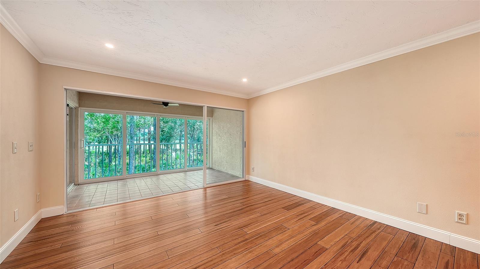 WOODLAND GROVE - THE MEADOWS - Residential