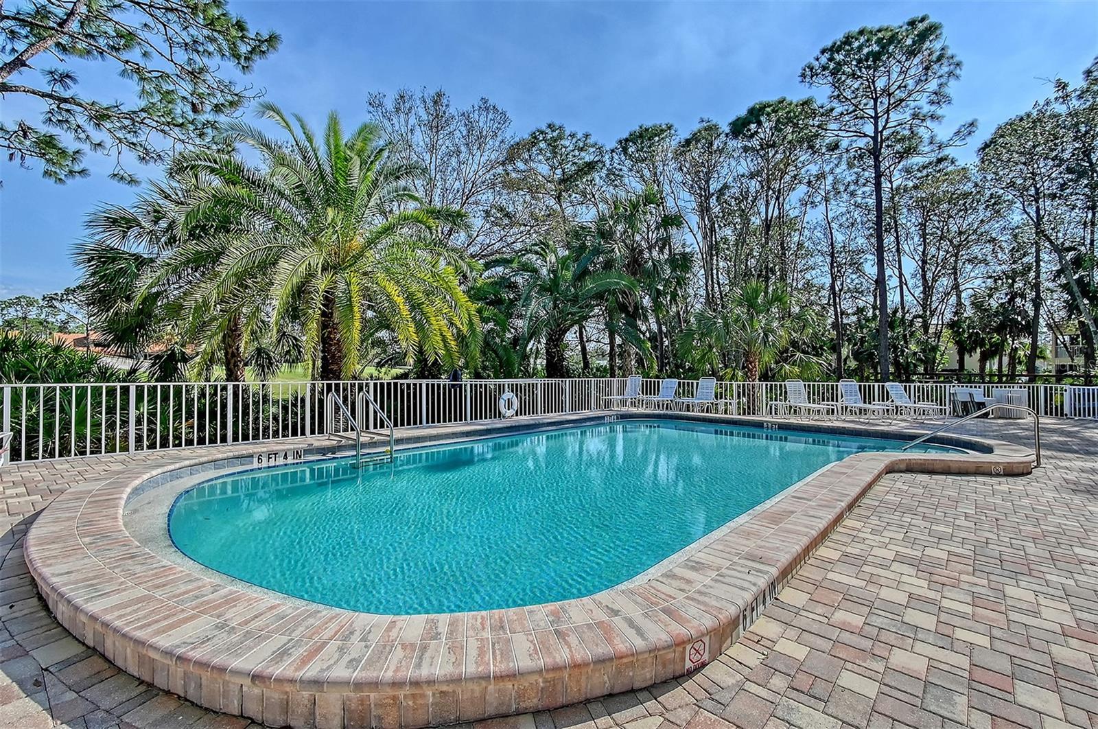 WOODLAND GROVE - THE MEADOWS - Residential
