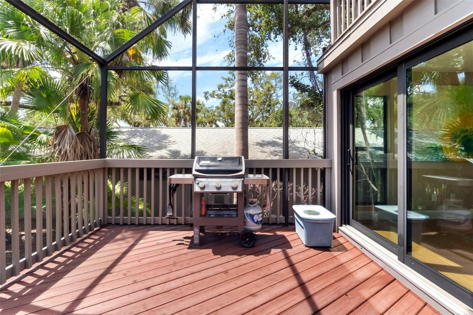 LANDINGS TREEHOUSE - Residential