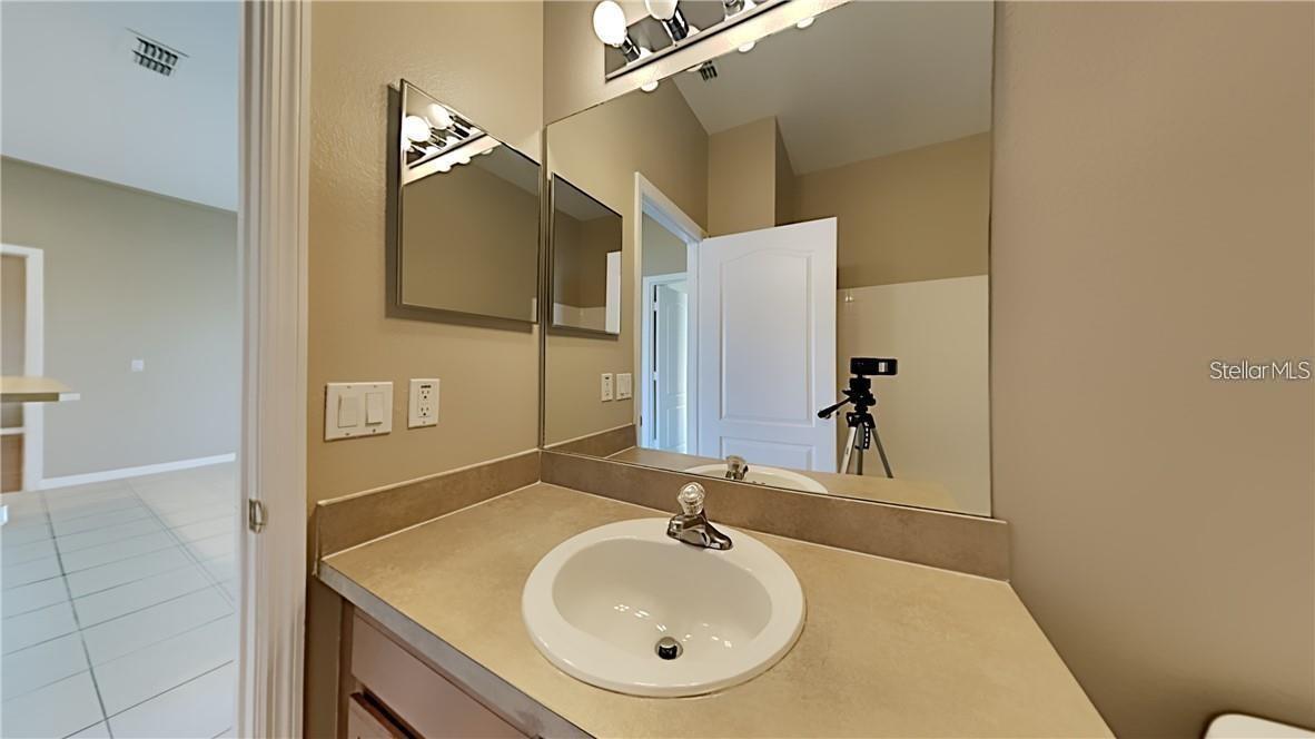 ESTANCIA - Residential Lease
