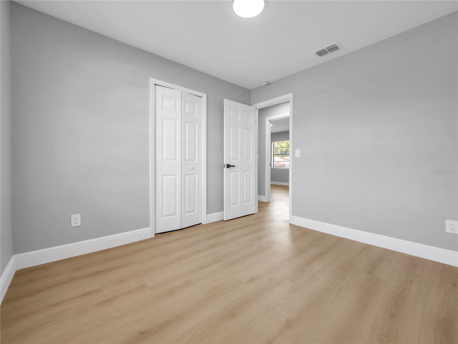 PRESIDENTIAL MANOR UNIT 2B - Residential