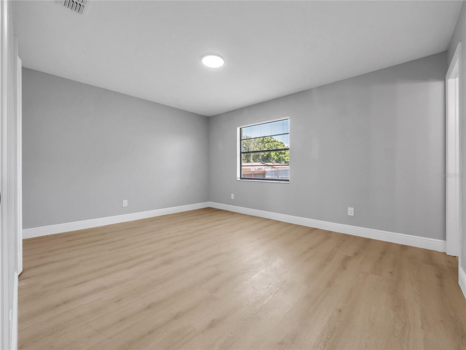 PRESIDENTIAL MANOR UNIT 2B - Residential