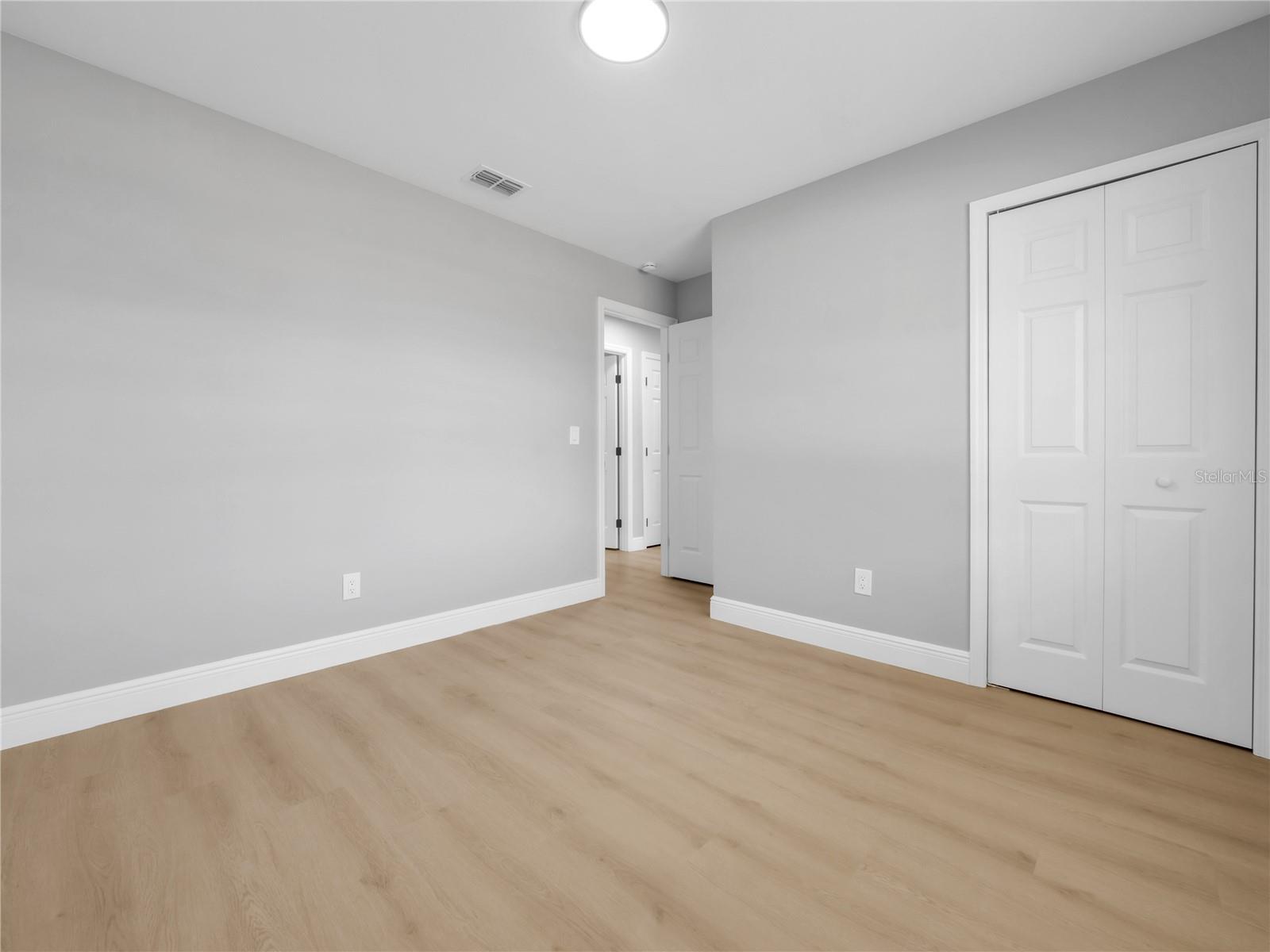 PRESIDENTIAL MANOR UNIT 2B - Residential