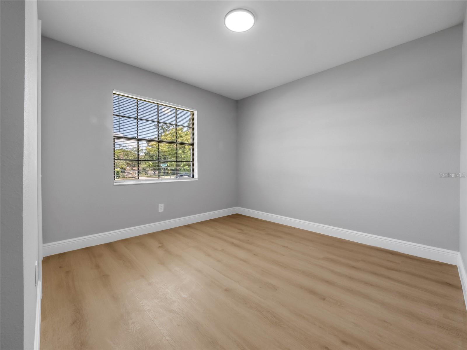 PRESIDENTIAL MANOR UNIT 2B - Residential