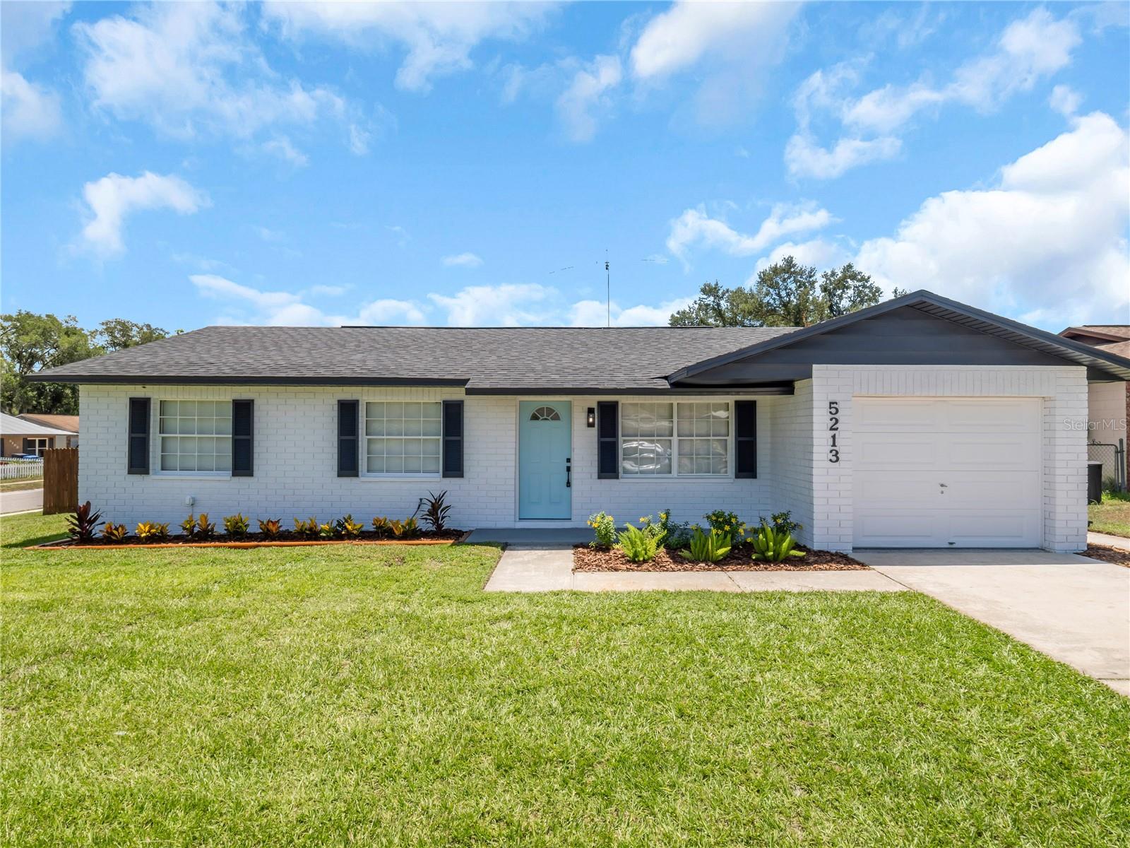 PRESIDENTIAL MANOR UNIT 2B - Residential