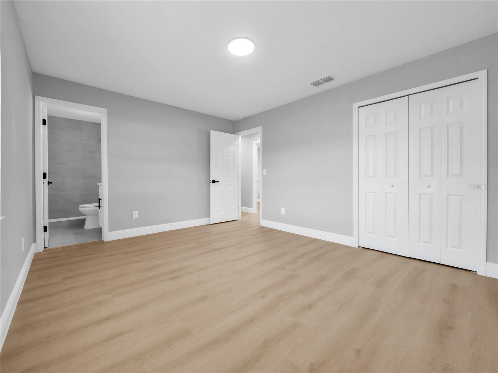 PRESIDENTIAL MANOR UNIT 2B - Residential