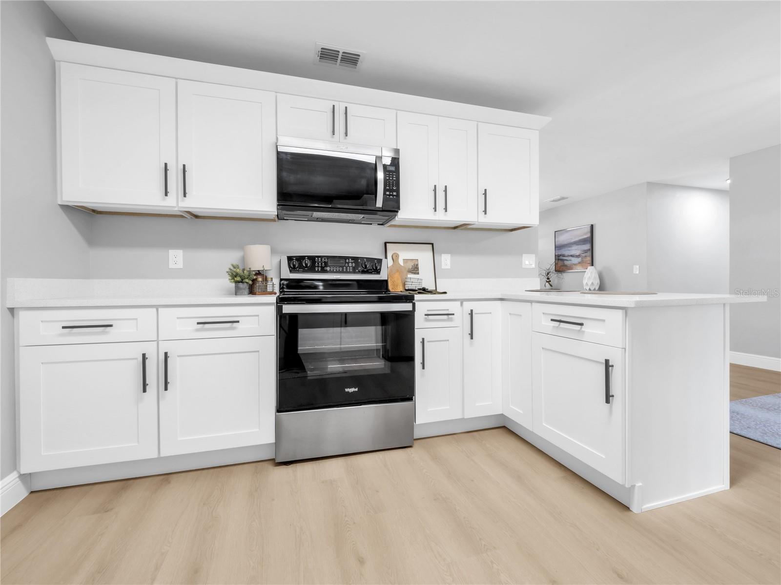 PRESIDENTIAL MANOR UNIT 2B - Residential