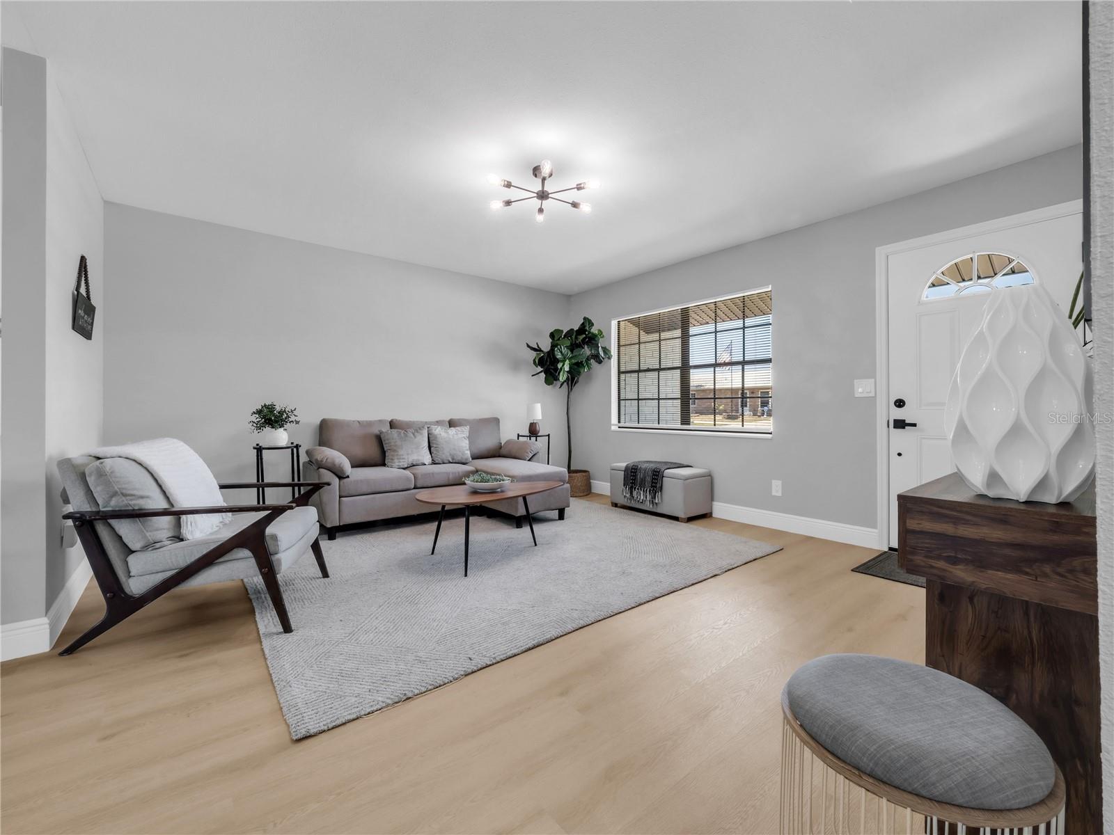 PRESIDENTIAL MANOR UNIT 2B - Residential