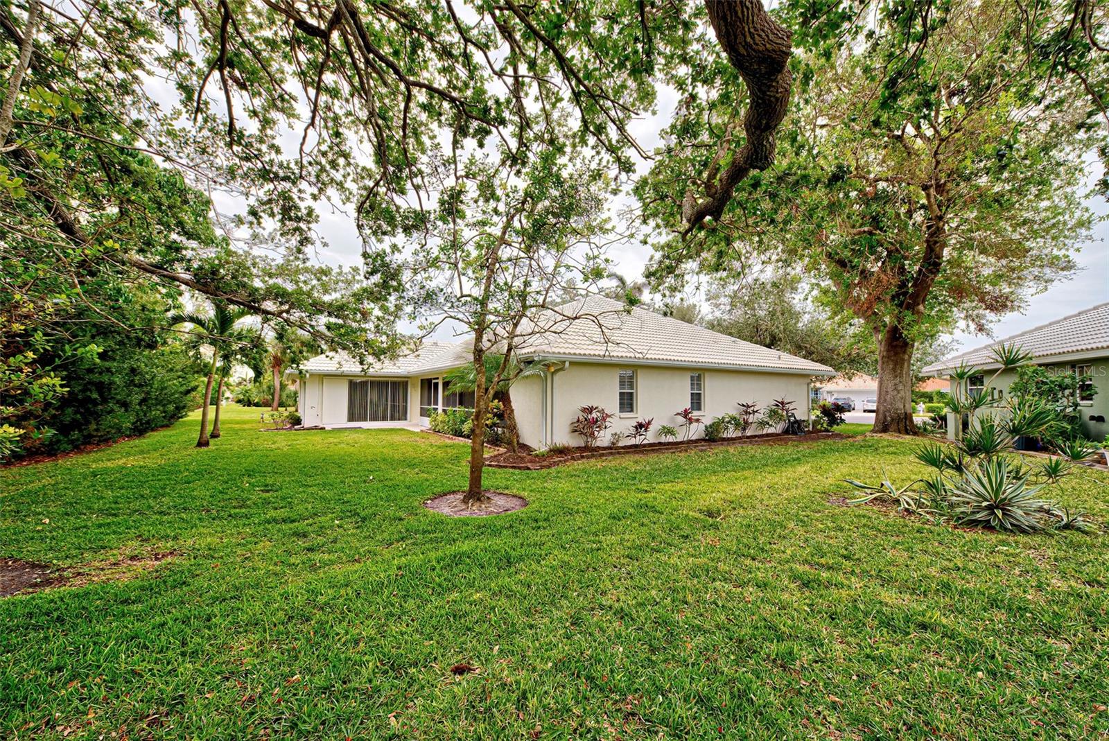 THE LAKES OF JACARANDA - Residential