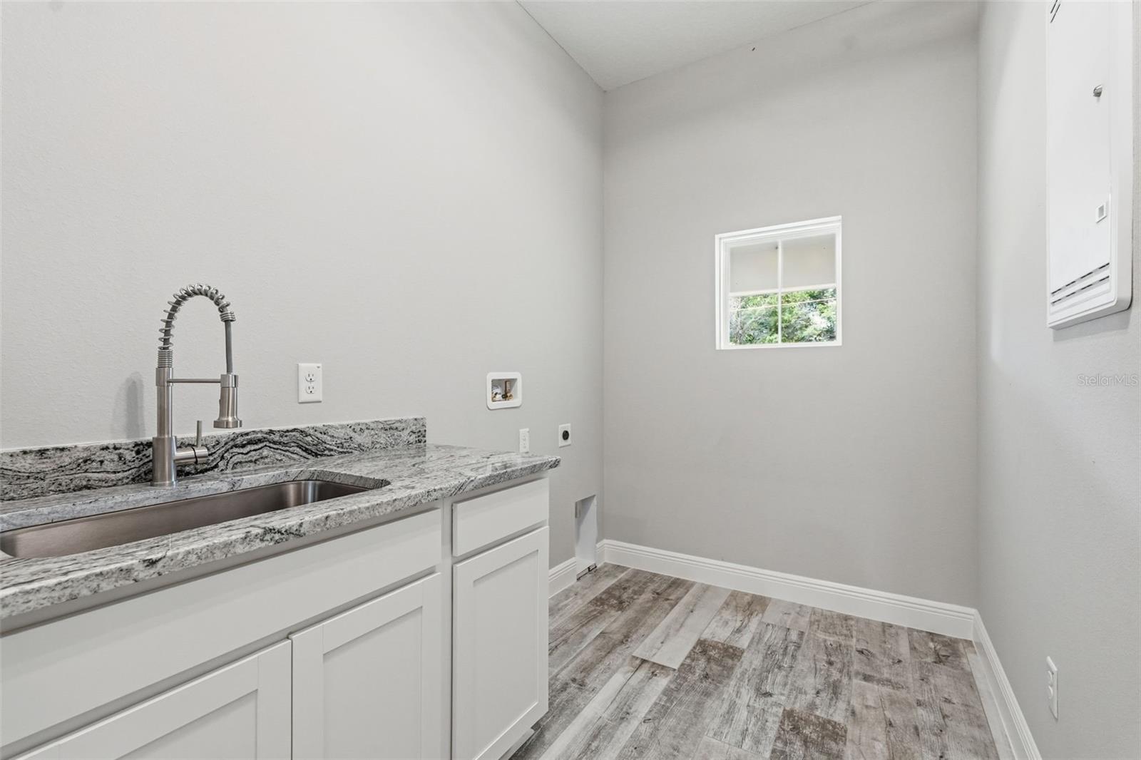GARDEN GROVE - Residential