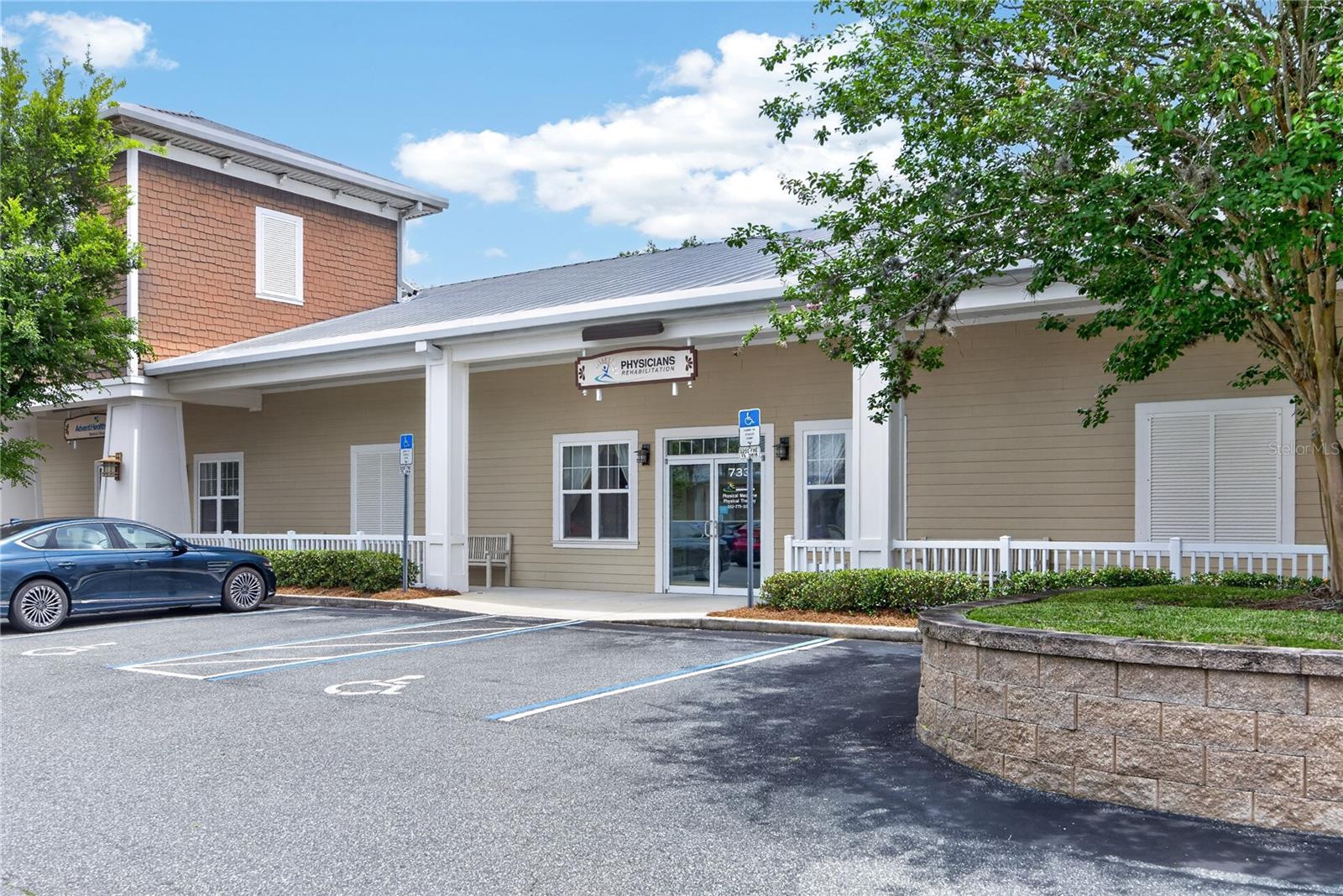 LADY LAKE SUMMIT MEDICAL PARK - Commercial Sale