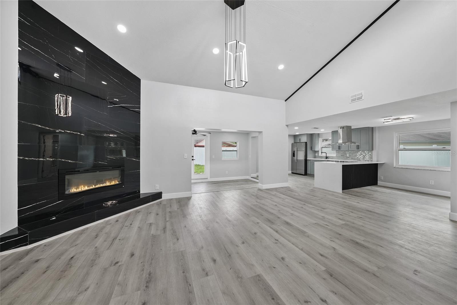 TIMBERLANE SUB UNIT 4 - Residential