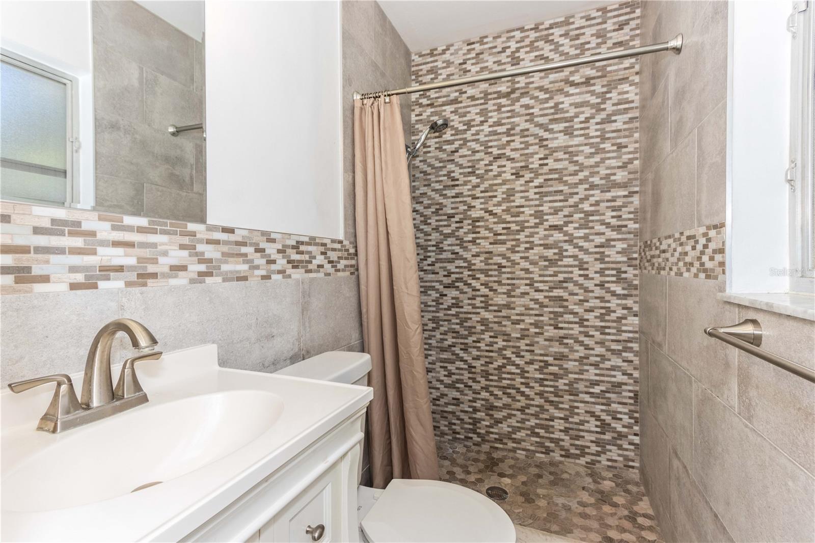 HARBOR HILLS 1ST ADD - Residential Lease