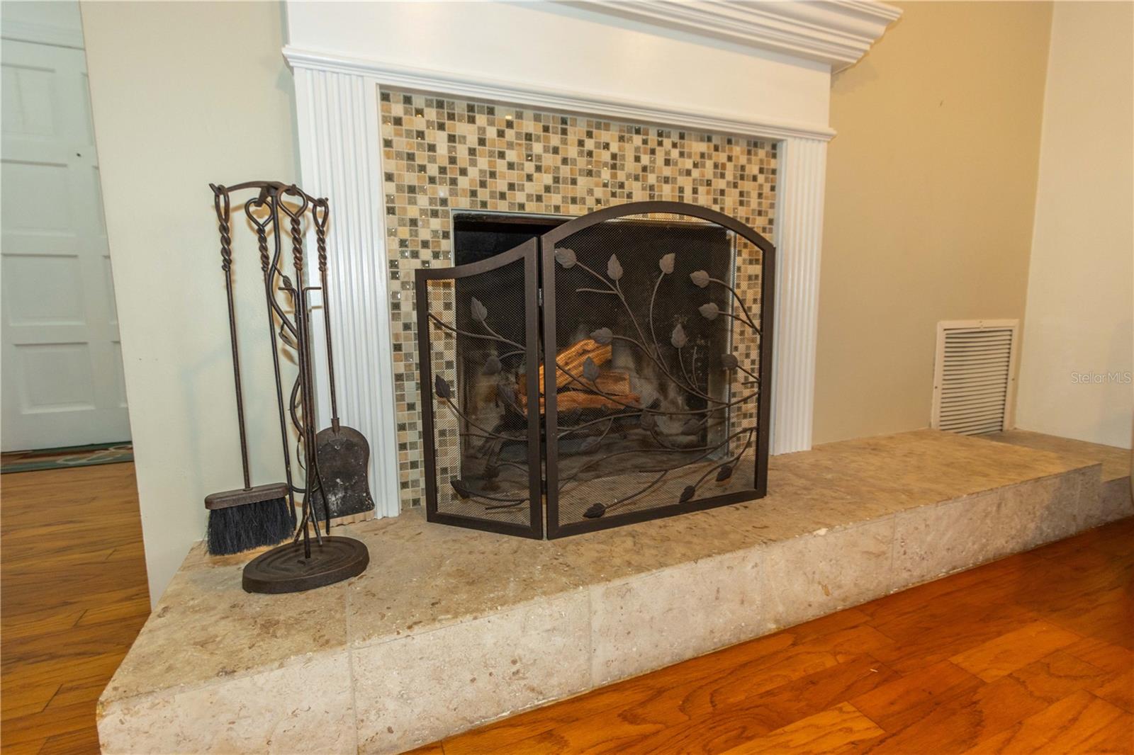 HARBOR HILLS 1ST ADD - Residential Lease
