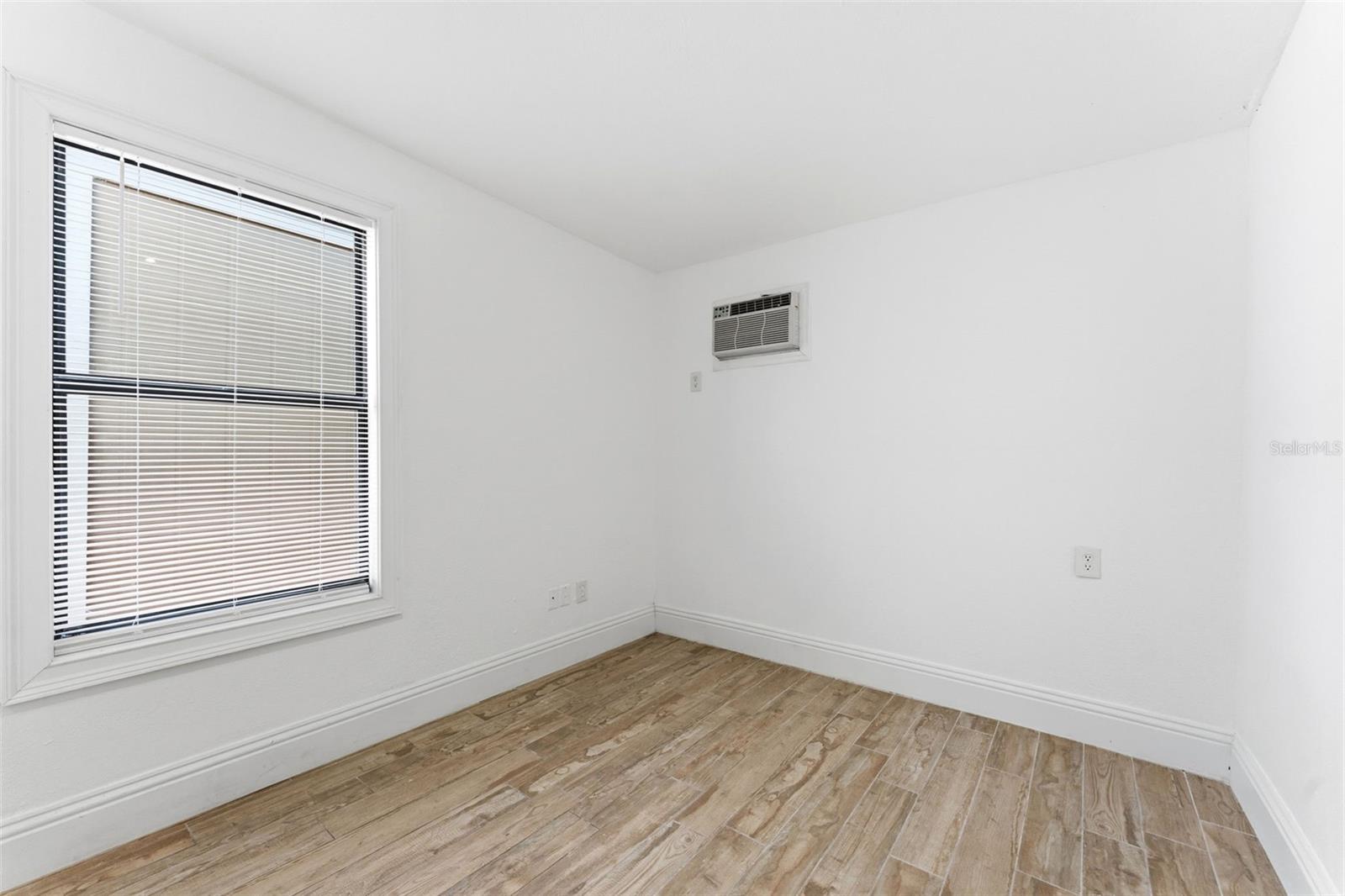 HOLDENS SIMMS RESUB OF - Residential