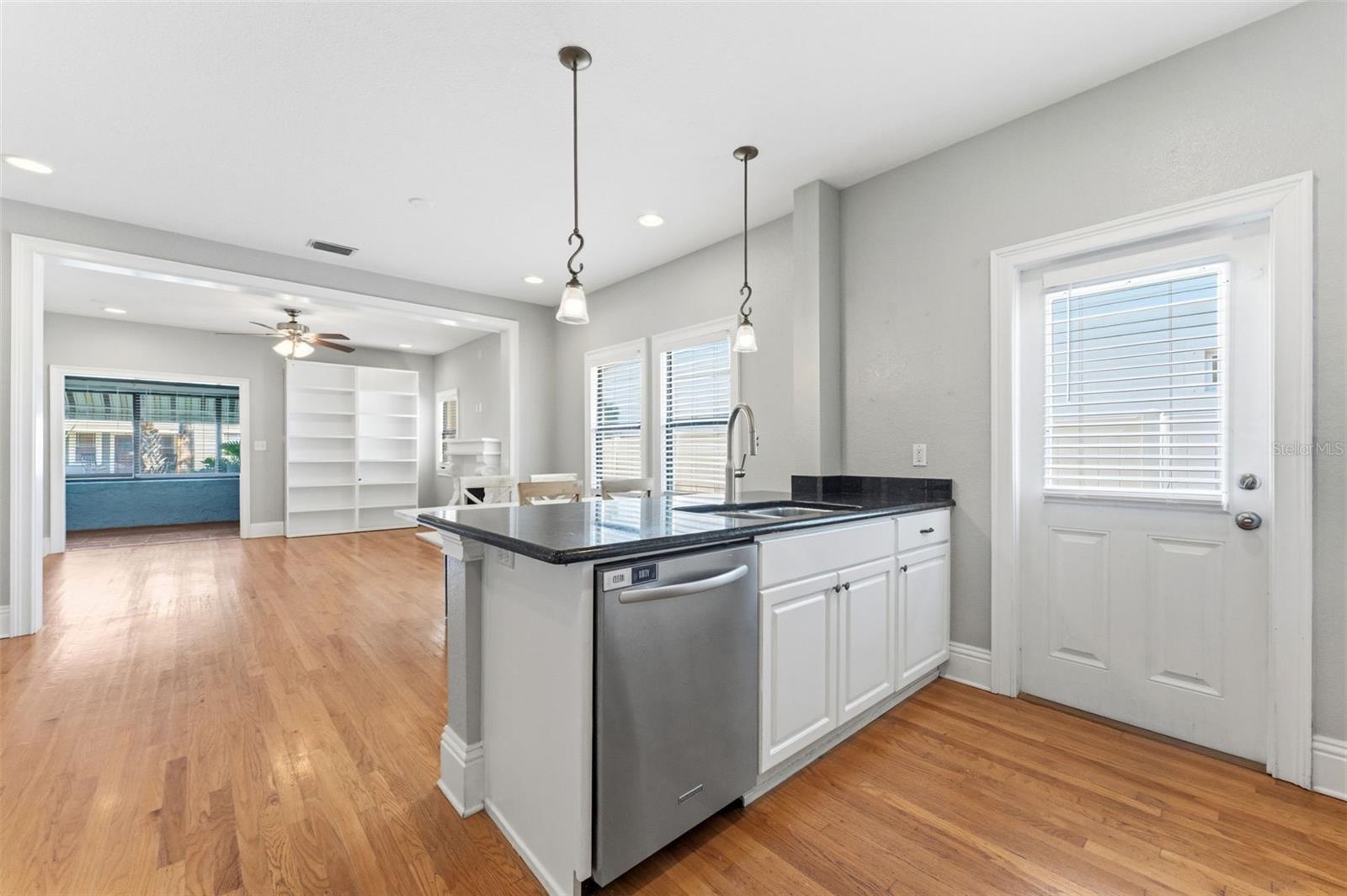HOLDENS SIMMS RESUB OF - Residential