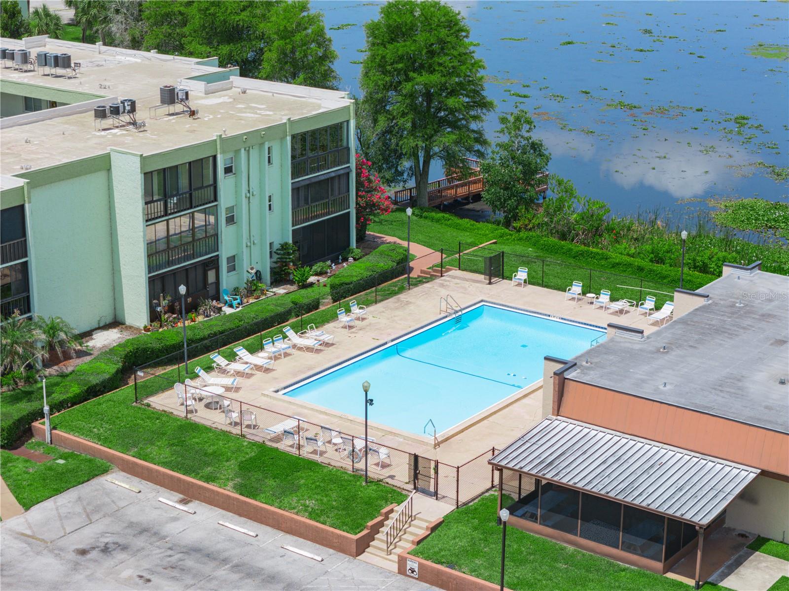 LAKESIDE VILLAGE 01 CONDO - Residential
