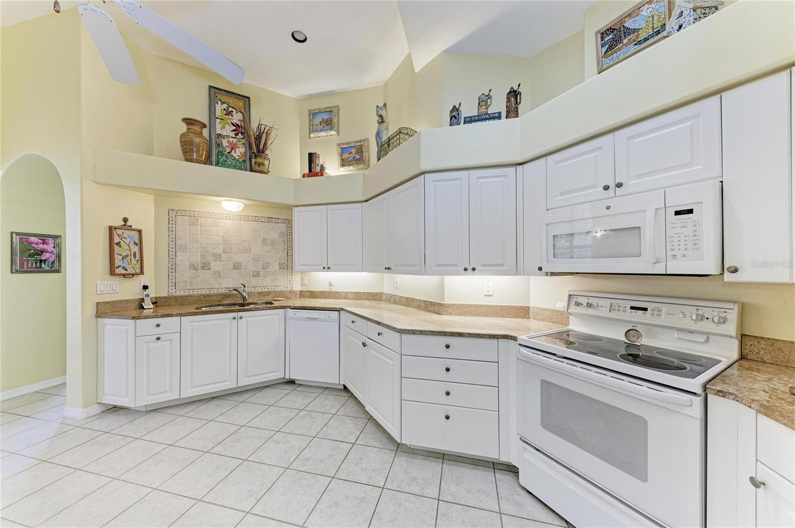 MIRA LAGO AT PALMER RANCH PH 3 - Residential