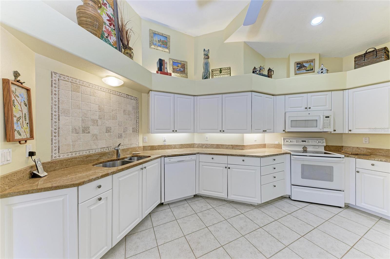 MIRA LAGO AT PALMER RANCH PH 3 - Residential