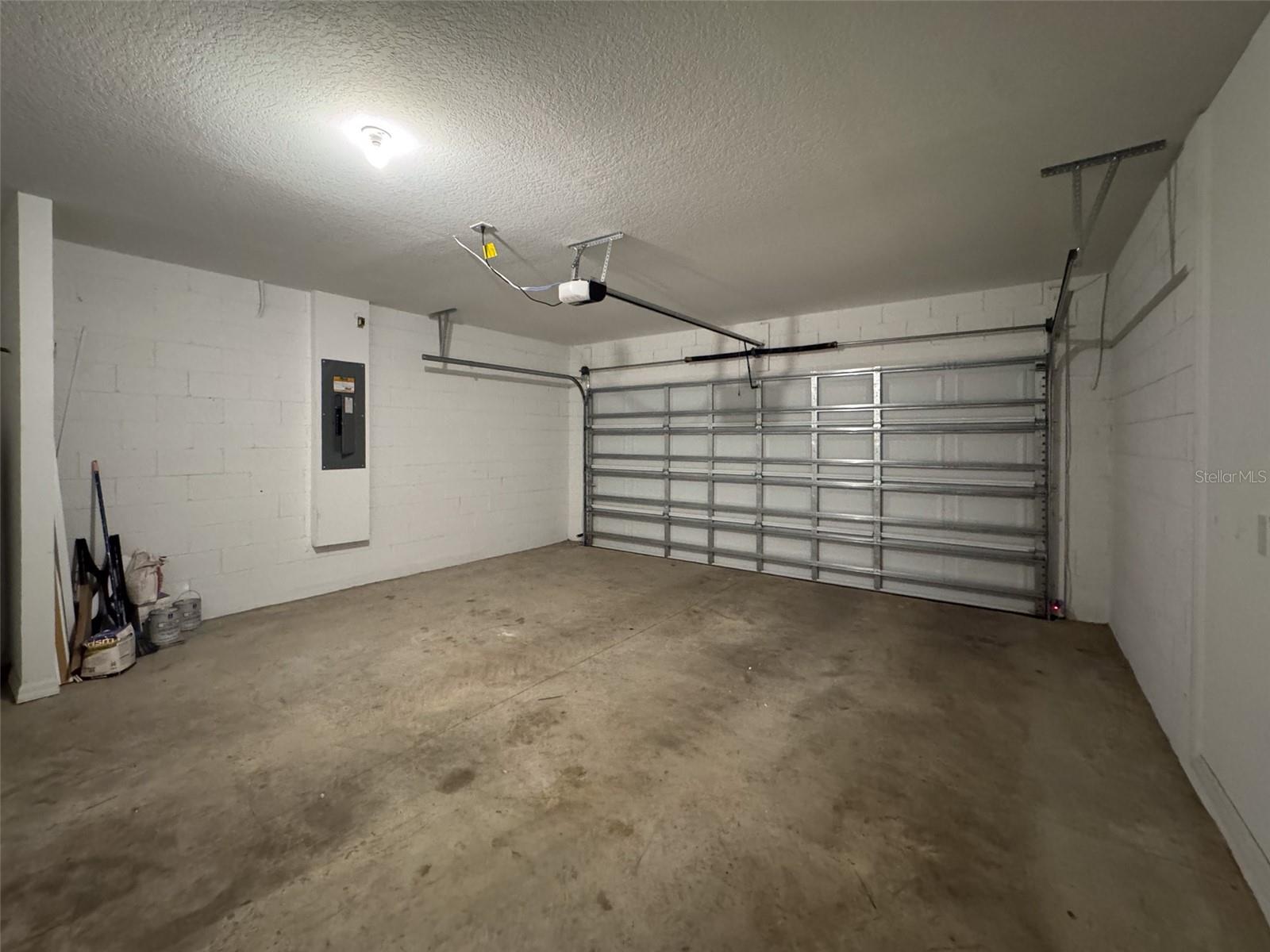 LAKE DEER ESTATES - Residential Lease