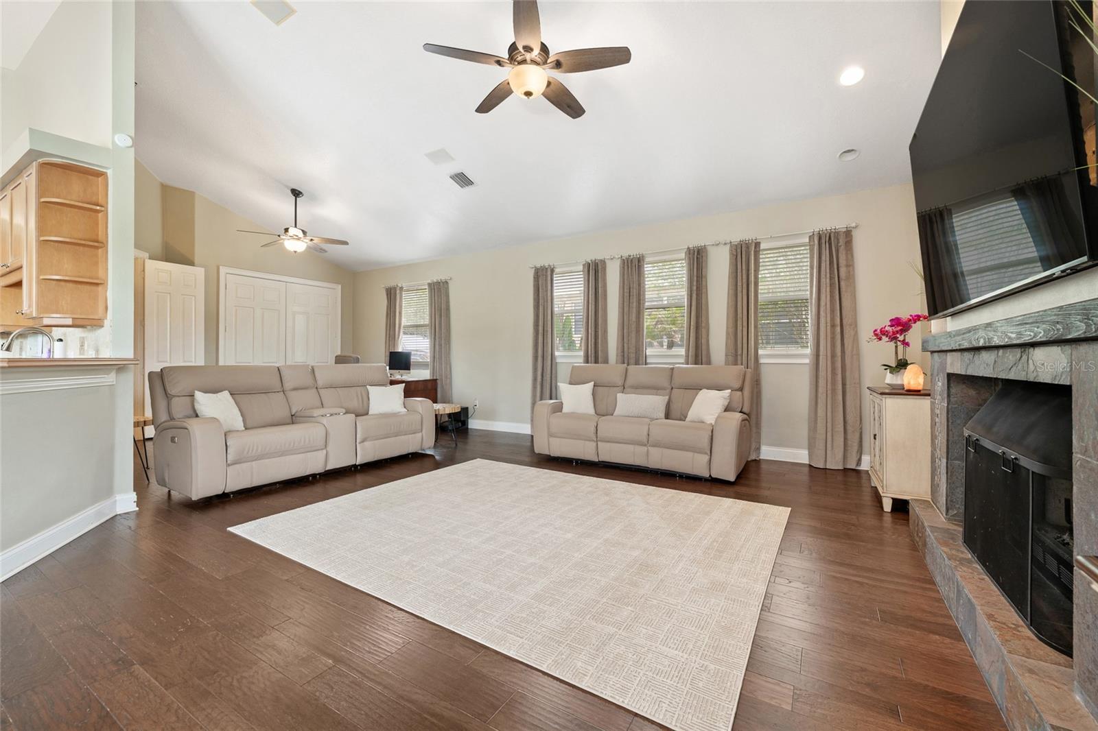 TOREY PINES - Residential
