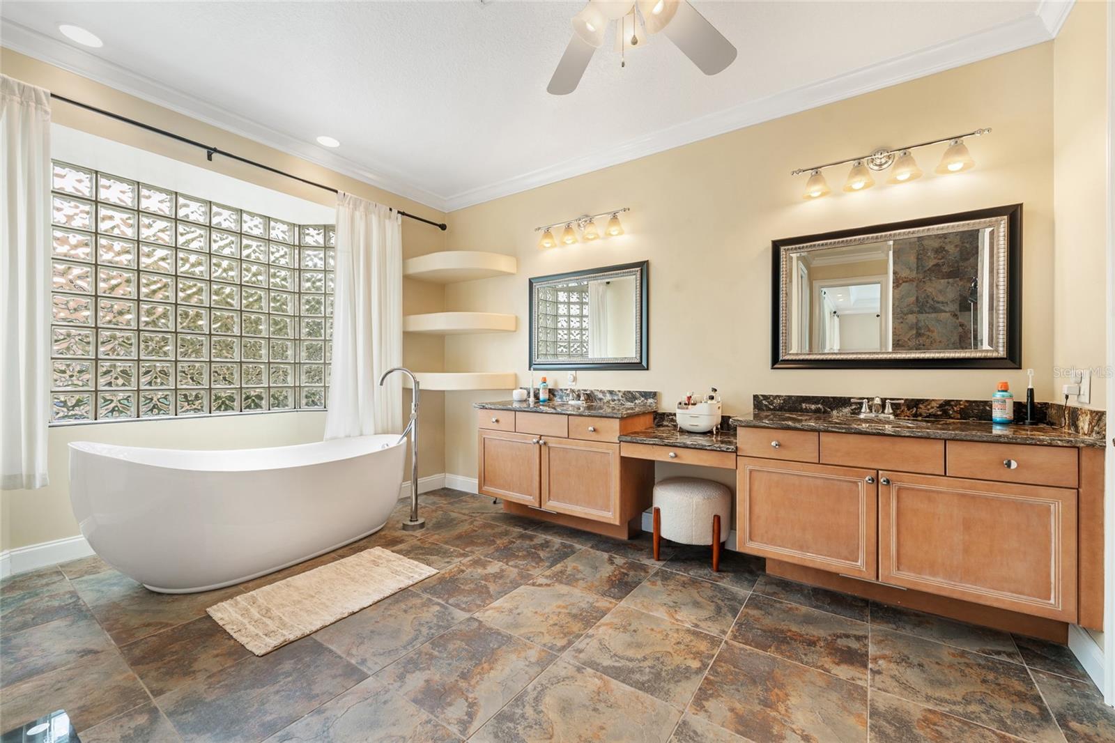 TOREY PINES - Residential