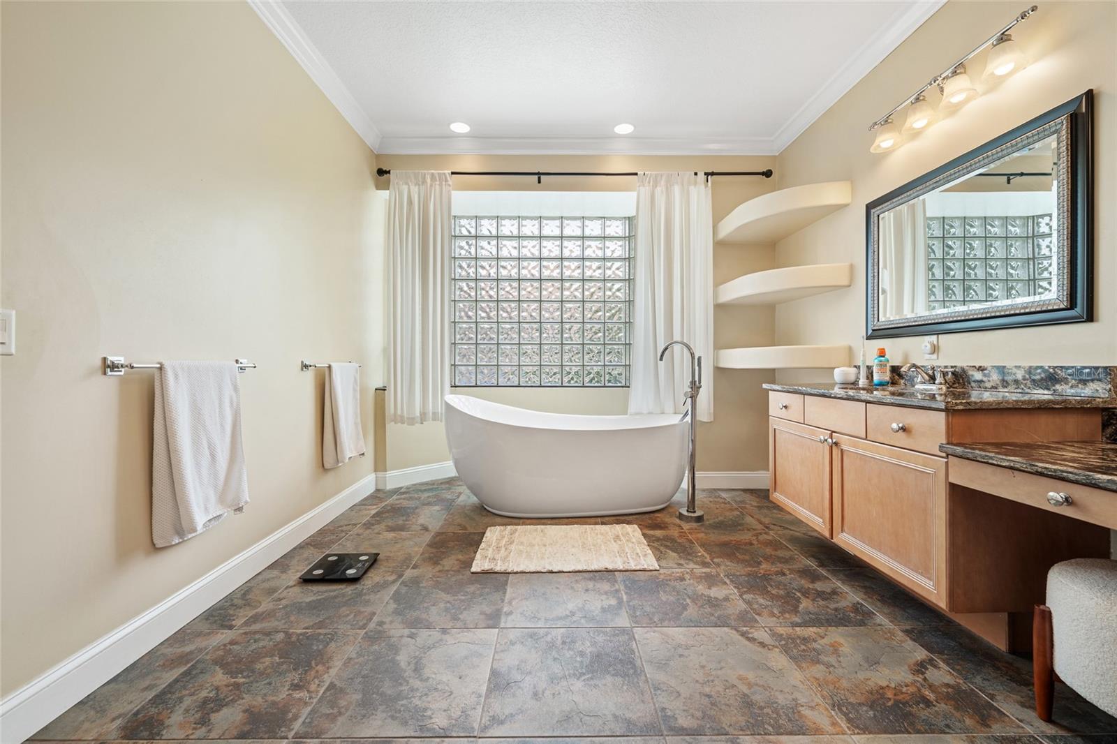 TOREY PINES - Residential
