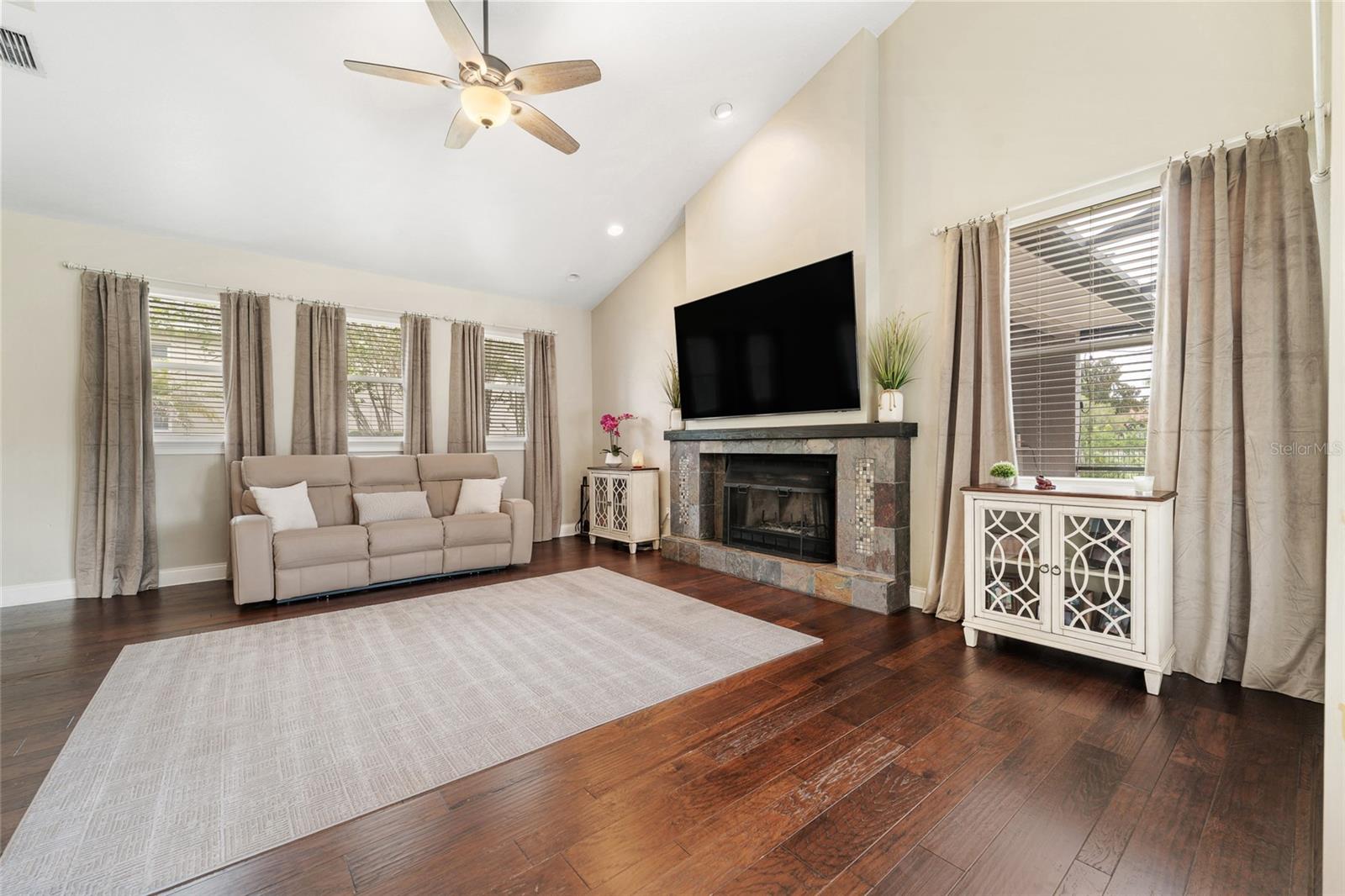TOREY PINES - Residential