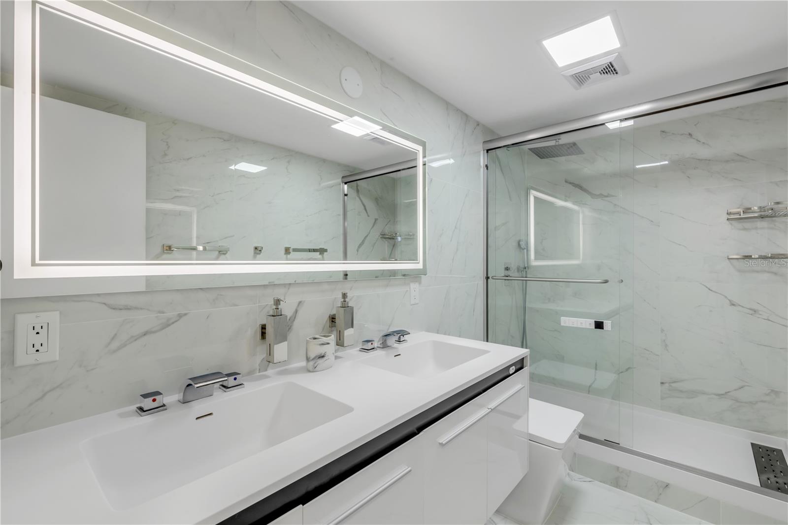 OCEAN RITZ CONDO UNIT 01 - Residential