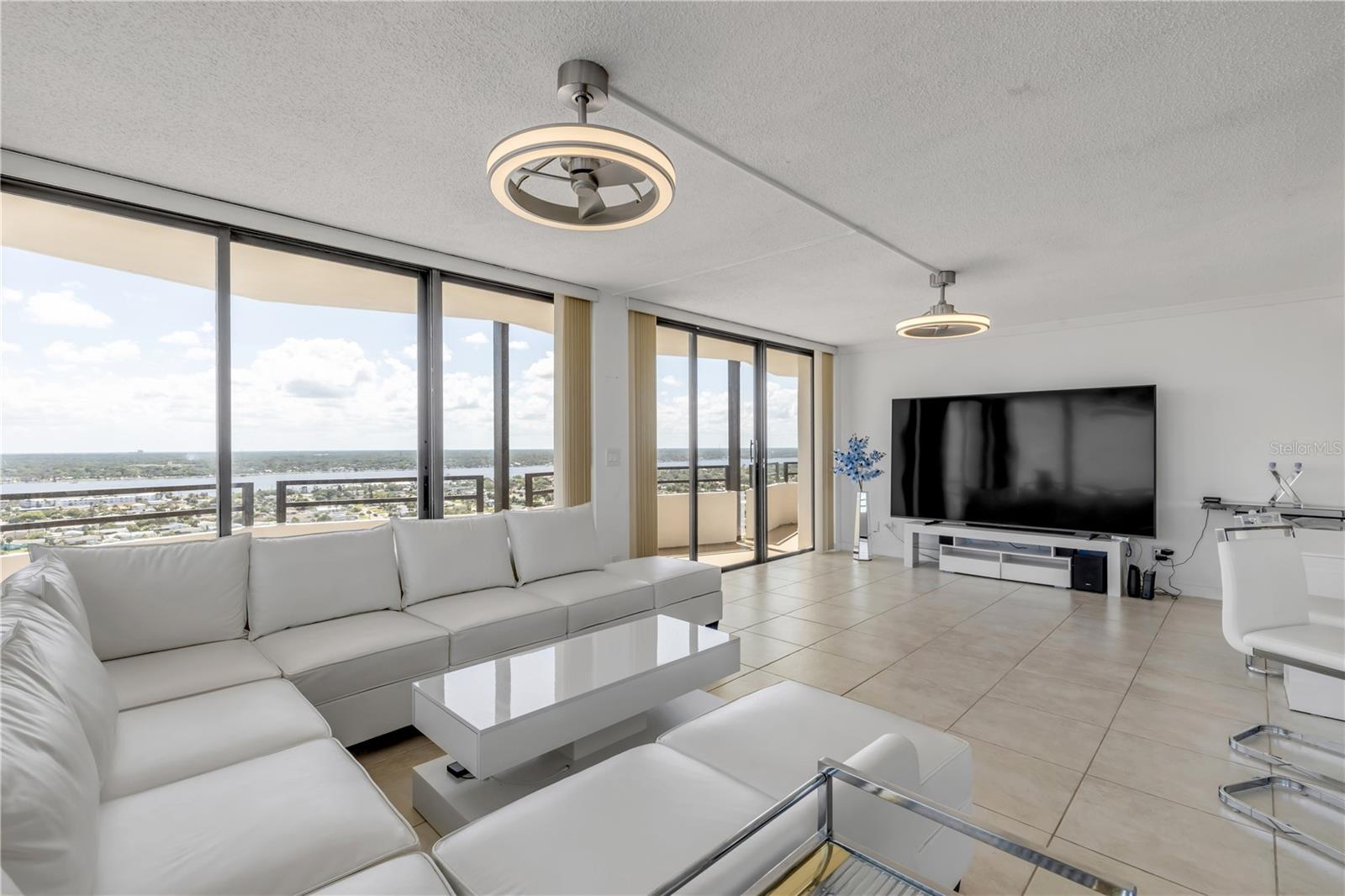OCEAN RITZ CONDO UNIT 01 - Residential