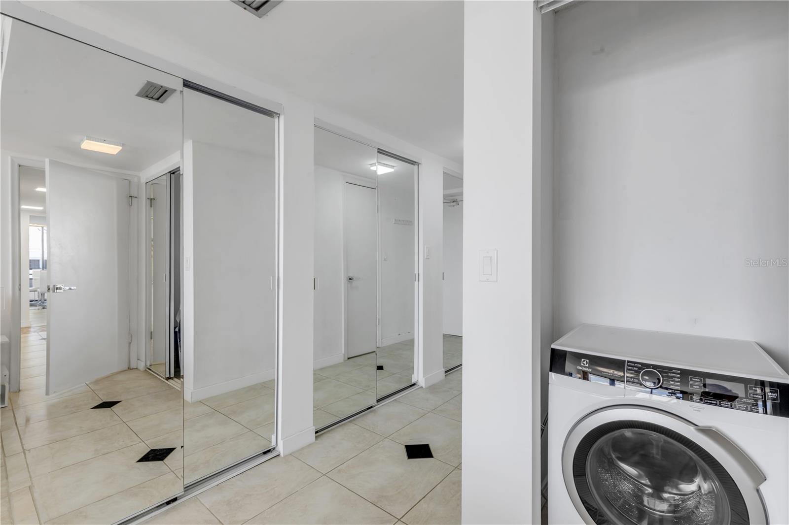 OCEAN RITZ CONDO UNIT 01 - Residential