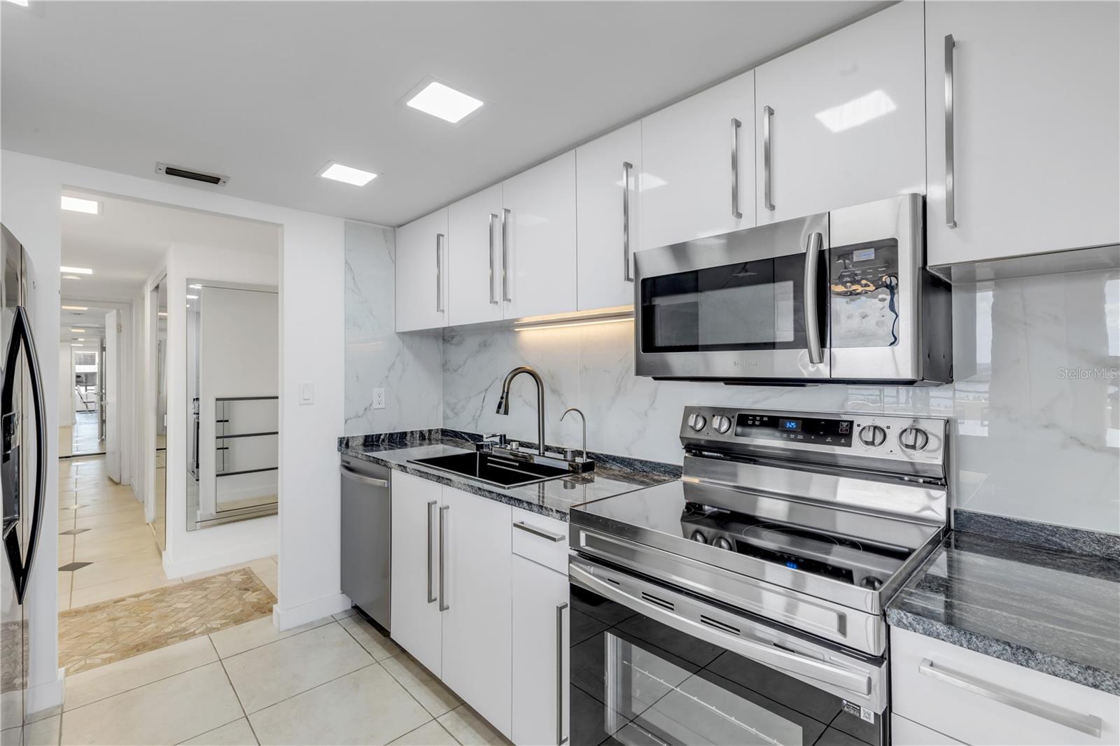 OCEAN RITZ CONDO UNIT 01 - Residential
