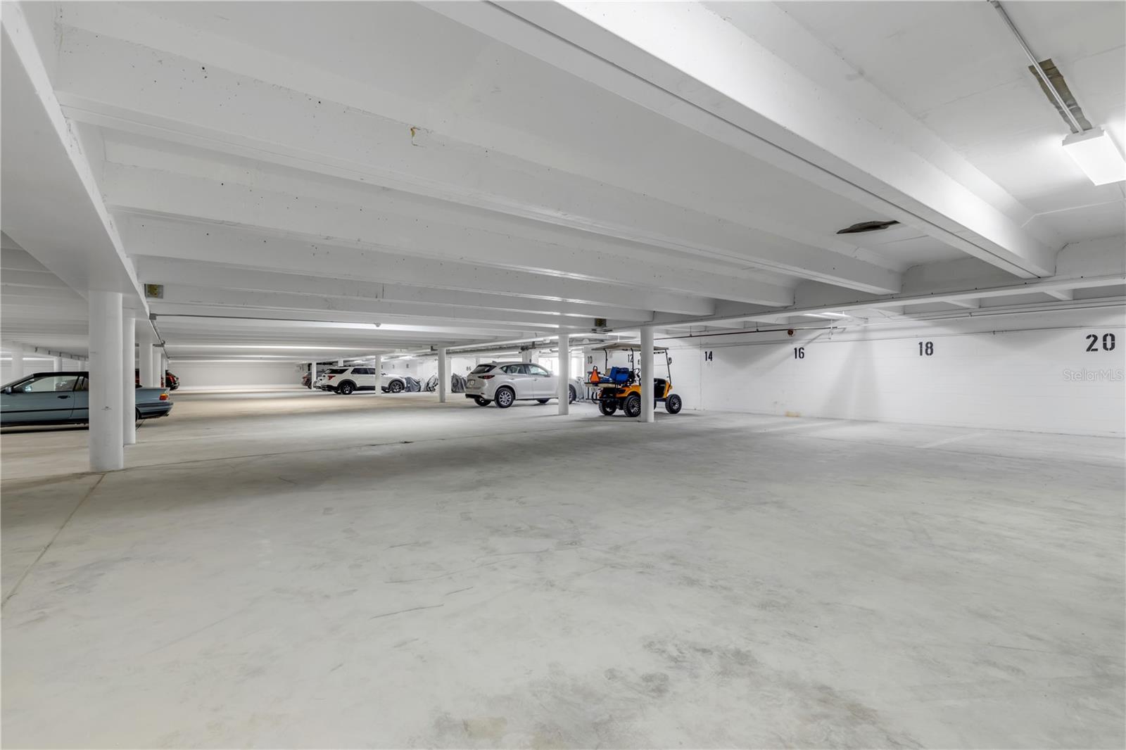 OCEAN RITZ CONDO UNIT 01 - Residential