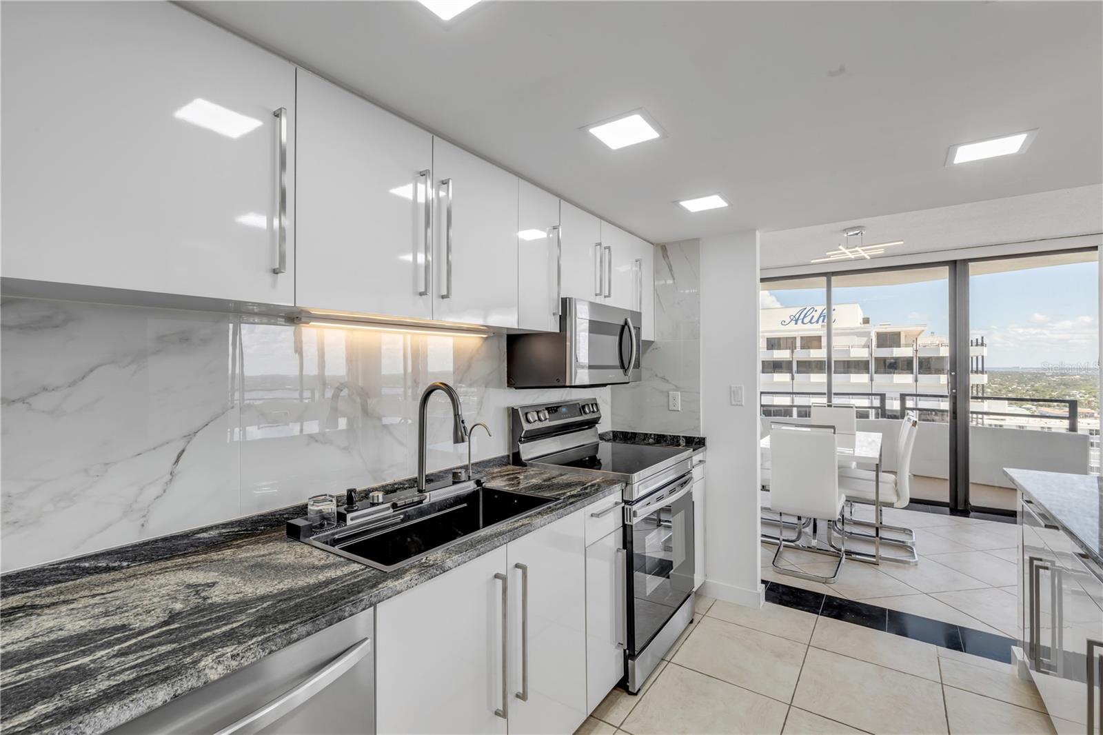 OCEAN RITZ CONDO UNIT 01 - Residential