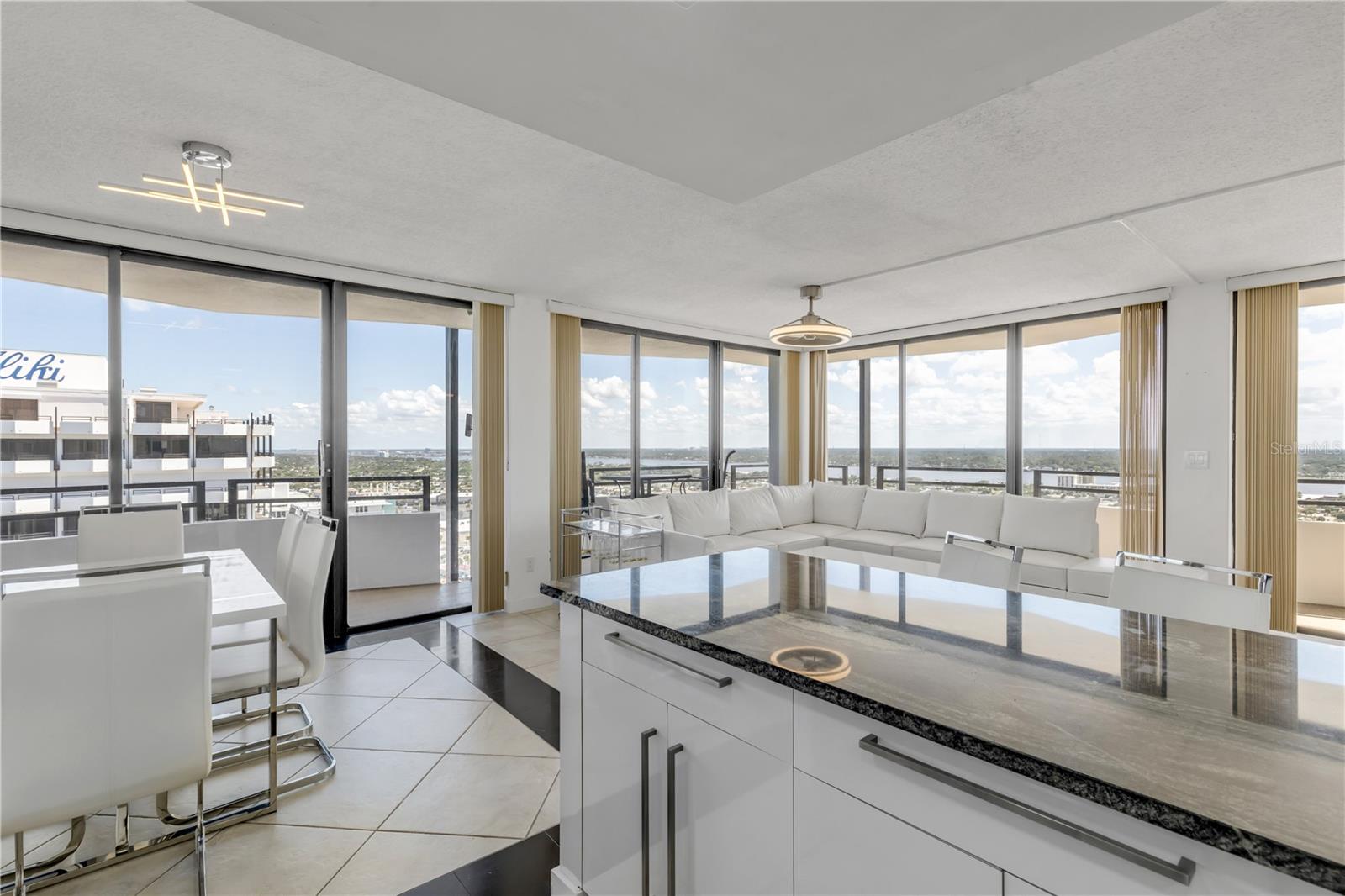 OCEAN RITZ CONDO UNIT 01 - Residential